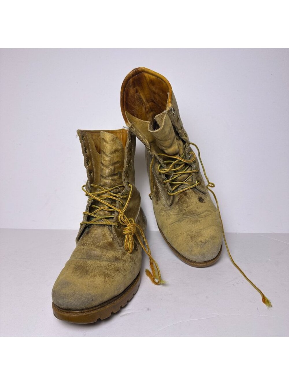 VTG Timberlands Boots Shoes Men 10 Lace Up Oil Resistant Tan Hiking Gorp Outerwe